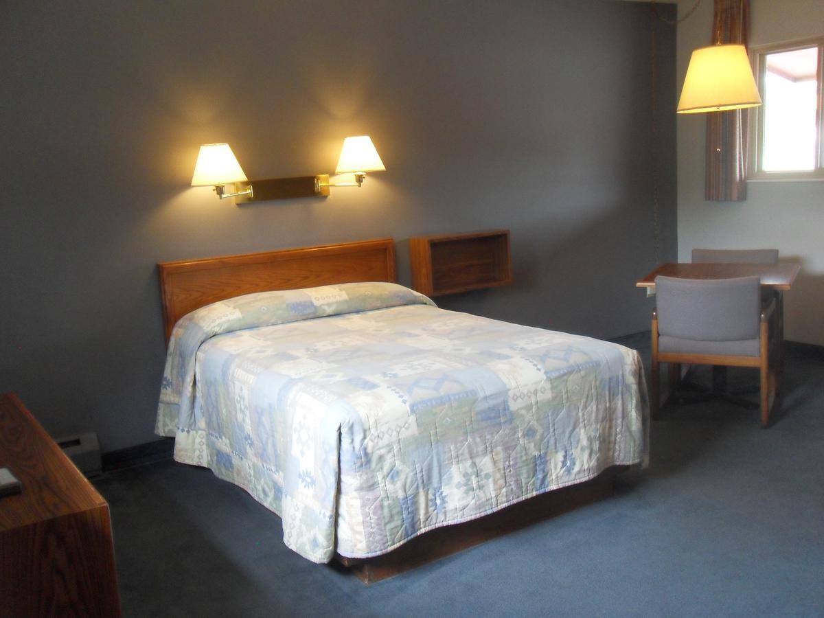 Swan Inn Motel Comstock Park Exteriör bild
