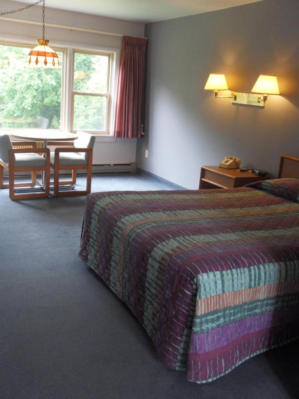Swan Inn Motel Comstock Park Exteriör bild